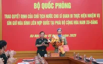 Trao Quyết định của Chủ tịch nước cho sỹ quan đi gìn giữ hòa bình tại Nam Sudan