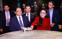 Thủ tướng Phạm Minh Chính và Phu nhân tham quan Bảo tàng Quai Branly ở Paris