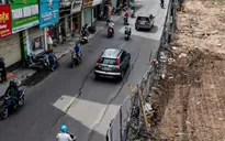 Hà Nội: Lún nứt mặt đường Nguyễn Tuân