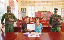 Bắt 2 đối tượng vận chuyển 2 bánh heroin và 400 viên ma túy tổng hợp