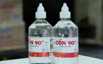 Triệt phá xưởng sản xuất cồn y tế giả do Phó Chủ tịch thị trấn điều hành
