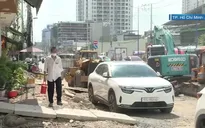 Sau nửa năm thông xe, đường Lương Định Của vẫn ngổn ngang rào chắn