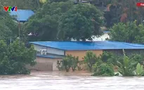 Người dân Thái Nguyên đắp đê ngăn lũ sông Cầu