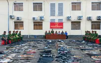 Bạc Liêu: Tiêu hủy hơn 1.300 vũ khí, công cụ hỗ trợ các loại