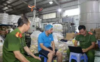 Bắt 3 nghi phạm trong đường dây biến dầu thực vật chăn nuôi thành dầu ăn cho người