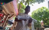Siết chặt hàng giả, hàng lậu từ "chợ trời" đến chợ trực tuyến