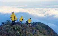 Dễ bị lạc, kiệt sức khi leo núi tự phát, không người dẫn đường