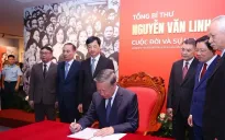 Tổng Bí thư Tô Lâm cắt băng khai mạc triển lãm về Tổng Bí thư Nguyễn Văn Linh