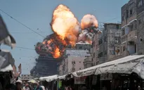 Israel tăng cường ném bom Gaza