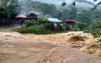Xuất hiện lũ lớn đầu nguồn sông Hồng Lào Cai