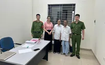 Đi lạc giữa chiều muộn, cụ ông được công an xã đưa về với gia đình