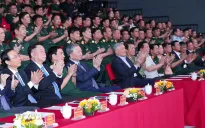 Tổng Bí thư Tô Lâm dự giao lưu nghệ thuật 'Khắc ghi lời Bác - vang nhịp quân hành'