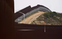 Tòa án Mỹ chặn lệnh cấm tị nạn của Tổng thống Trump