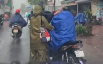 Xác minh tài xế xe ôm công nghệ bị hành hung giữa trời mưa ở Hà Nội