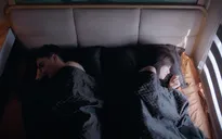 Cầu vồng ở phía chân trời - Tập 10: Uống rượu say, Tuấn - Oanh vượt qua giới hạn