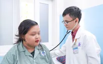 Nữ sinh viên béo phì nặng nguy kịch vì nhiễm trùng, được cứu sống nhờ ECMO