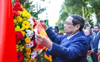 Thủ tướng Phạm Minh Chính dâng hoa tưởng niệm Chủ tịch Hồ Chí Minh tại Rio de Janeiro
