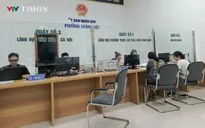 Hà Nội vận hành điểm hành chính công: Cán bộ tất bật phục vụ người dân, phần mềm còn trục trặc