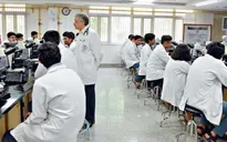 Ấn Độ phá đường dây gian lận chưa từng có trong các trường y