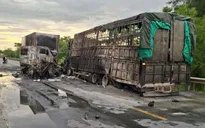2 xe đối đầu bốc cháy trên quốc lộ, 2 người thương vong