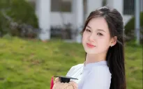 Từ đam mê Hóa học đến thủ khoa quốc gia của ‘hotgirl’ trường chuyên