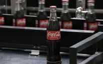 Coca-Cola cam kết dùng đường mía để "nước Mỹ khỏe mạnh trở lại"