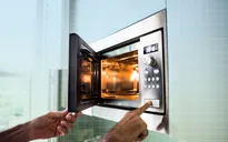 Những thực phẩm "kỵ" với lò vi sóng
