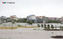 Bão số 3 đổ bộ vào Ninh Bình, đường phố, hoa màu bị ngập sâu