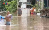 Xã Anh Sơn (Nghệ An) có 350 nhà dân ngập, hơn 2.400 hộ bị cô lập