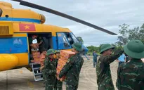 Bộ Quốc phòng huy động trực thăng mang hàng cứu trợ vùng lũ Nghệ An