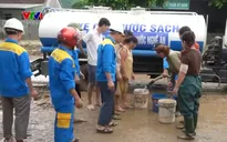 Khẩn trương cung cấp nước sạch cho người dân vùng lũ Nghệ An