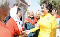 Phu nhân Chủ tịch Quốc hội thăm, tặng quà tại Làng Việt Nam ở Morocco
