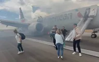 American Airlines sơ tán khẩn cấp hành khách vì máy bay bốc khói khi cất cánh
