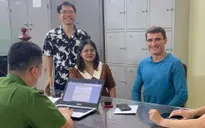 Nhặt được điện thoại iPhone 16 Pro Max, cặp vợ chồng trả lại cho khách du lịch