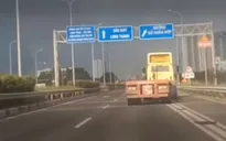 TP Hồ Chí Minh: Phạt tài xế xe đầu kéo lạng lách trên cao tốc 45 triệu đồng
