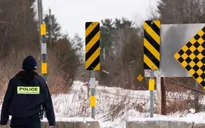 Canada phát hiện 44 người di cư bị nhốt trong xe tải chật chội gần biên giới