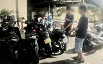 Bắt 3 thanh thiếu niên chuyên rình người đi tắm biển để trộm cắp xe máy