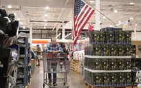 Người tiêu dùng Mỹ chịu cảnh tăng giá vì thuế