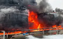 Ukraine tiếp tục tấn công các nhà máy lọc dầu quan trọng của Nga
