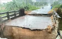 Đồng Nai: Mưa lớn làm sập mố cầu dân sinh