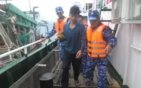 Cảnh sát biển 4 cứu ngư dân bị tai nạn trên biển