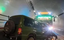 Xe giường nằm va chạm với xe 7 chỗ trong hầm Đèo Ngang, 2 người tử vong