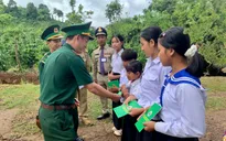 Cán bộ, chiến sĩ biên phòng nâng bước học trò vùng biên cương Lâm Đồng