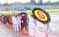Quốc vương Bhutan và Hoàng hậu vào Lăng viếng Chủ tịch Hồ Chí Minh