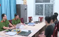 Hà Nội: Bắt nhóm thiếu niên cầm tuýp sắt chặn đường, cướp xe máy