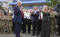 Tổng thống Trump gặp gỡ lực lượng Vệ binh Quốc gia tại Washington