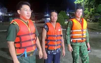Cứu hai ngư dân gặp nạn trên biển Cà Mau