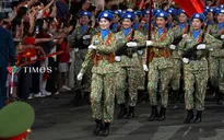 Các khối diễu binh, diễu hành A80 đi giữa vòng tay nhân dân