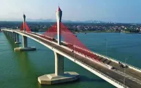 Hà Tĩnh: Cấm người và phương tiện lưu thông qua cầu Cửa Hội khi bão đổ bộ