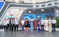 Lãnh đạo Đài THVN thăm gian trưng bày của VTV tại Triển lãm thành tựu đất nước